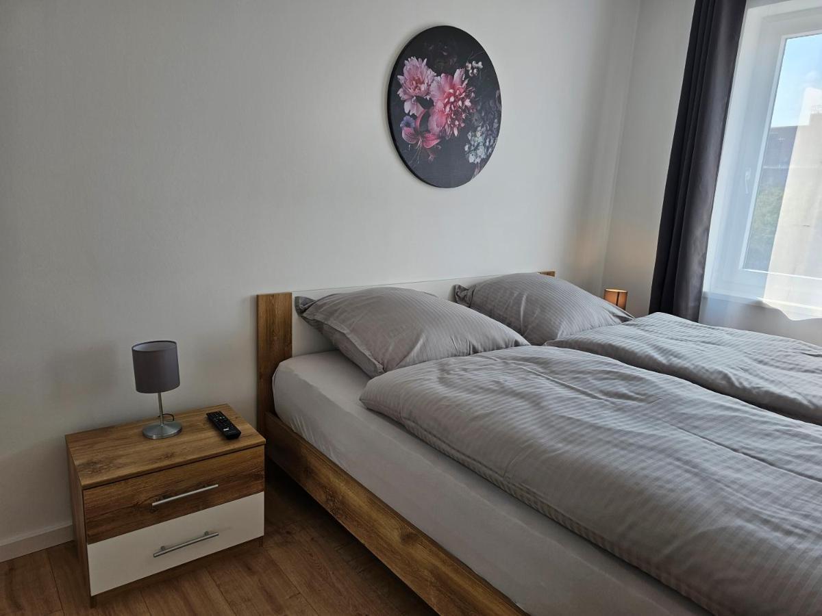 Schoene Grosse Ferienwohnung 79M2 Und 2 Baeder, Zentrumnah, 2Og Erfurt Bagian luar foto