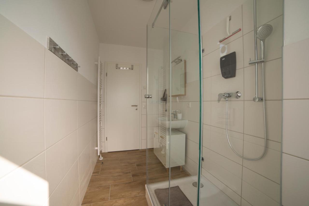 Schoene Grosse Ferienwohnung 79M2 Und 2 Baeder, Zentrumnah, 2Og Erfurt Bagian luar foto