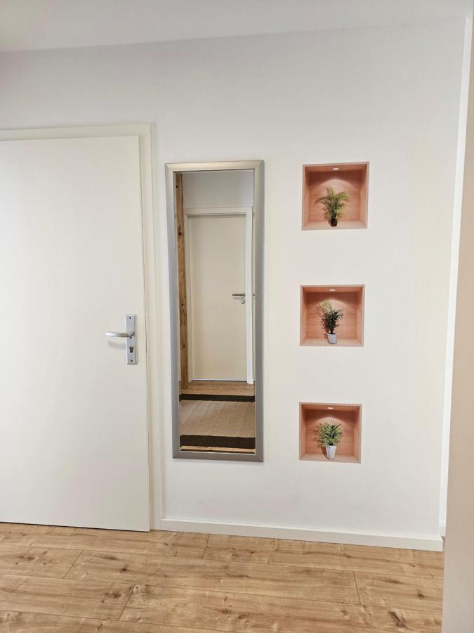 Schoene Grosse Ferienwohnung 79M2 Und 2 Baeder, Zentrumnah, 2Og Erfurt Bagian luar foto